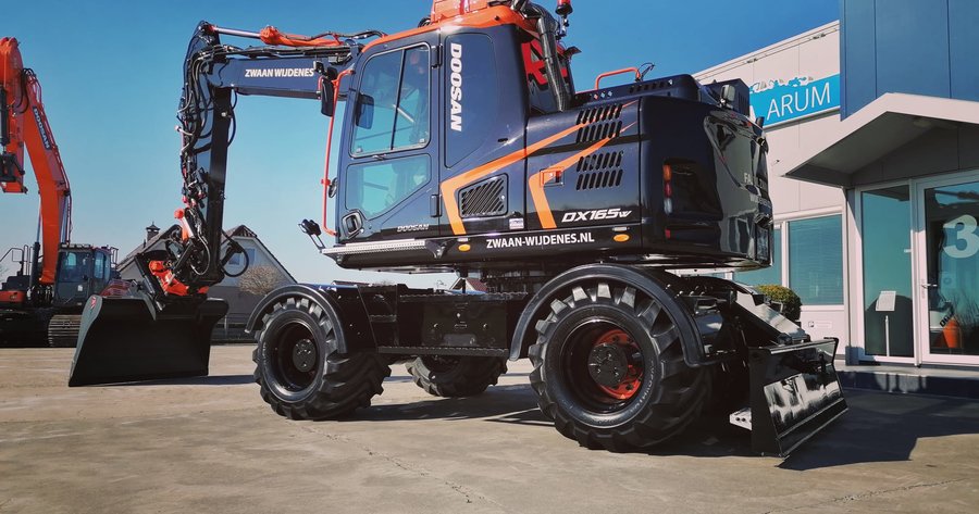 DX165W-5 Black Edition voor Firma Zwaan - Wijdenes